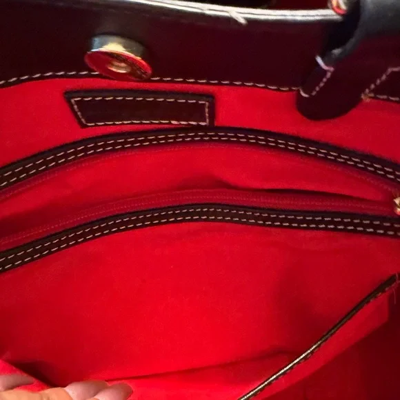 Dooney & Bourke Tan Croc-Embossed Shoulder Bag with wallet - Picture 2 of 7